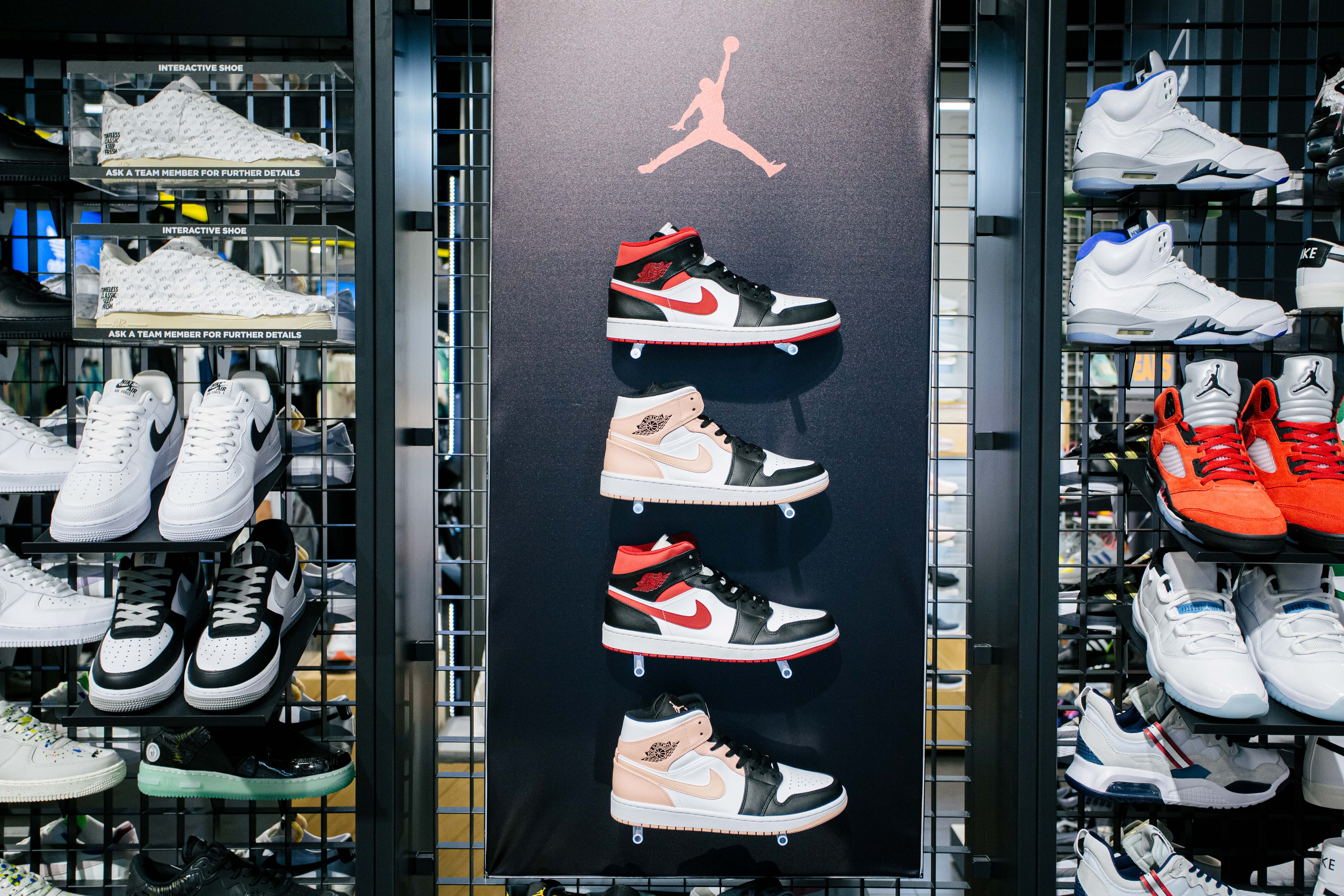 Nike top fashion island